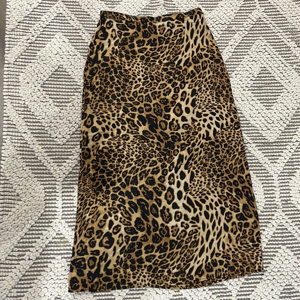 NWT Leopard Animal Print Midi Skirt Sz Small